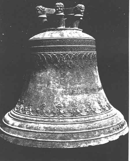 Kaiser-Wilhelm-Bismark-Glocke auf dem Glockenfriedhof in Hamburg